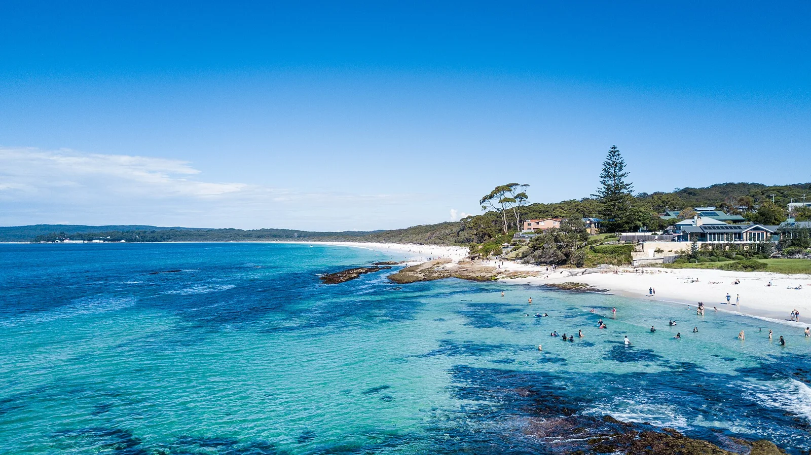 White sand and turquoise water at Hyams Beach in Jervis Bay